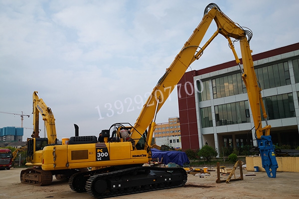 【挖掘機(jī)拆樓臂】什么是挖掘機(jī)拆樓臂？